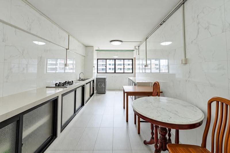 9 Gloucester Road, 9 Gloucester Road, Farrer Park / Serangoon Rd, 3 Bedrooms, 980 sqft, HDB Flat For Sale, by Florence Ho, 500274524 - Kitchen - PropertyGuru.com.sg
