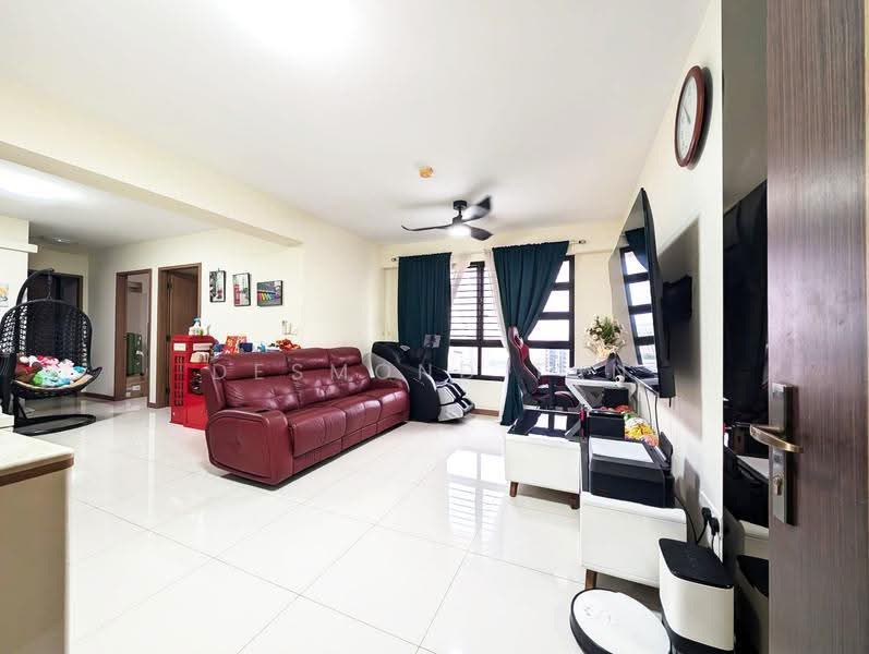 464B Bukit Batok West Avenue 8, 464B Bukit Batok West Avenue 8, Dairy Farm / Bukit Panjang / Choa Chu Kang, 3 Bedrooms, 1,001 sqft, HDB Flat For Sale, by Desmond Tan, 500274529 - Living Room - PropertyGuru.com.sg