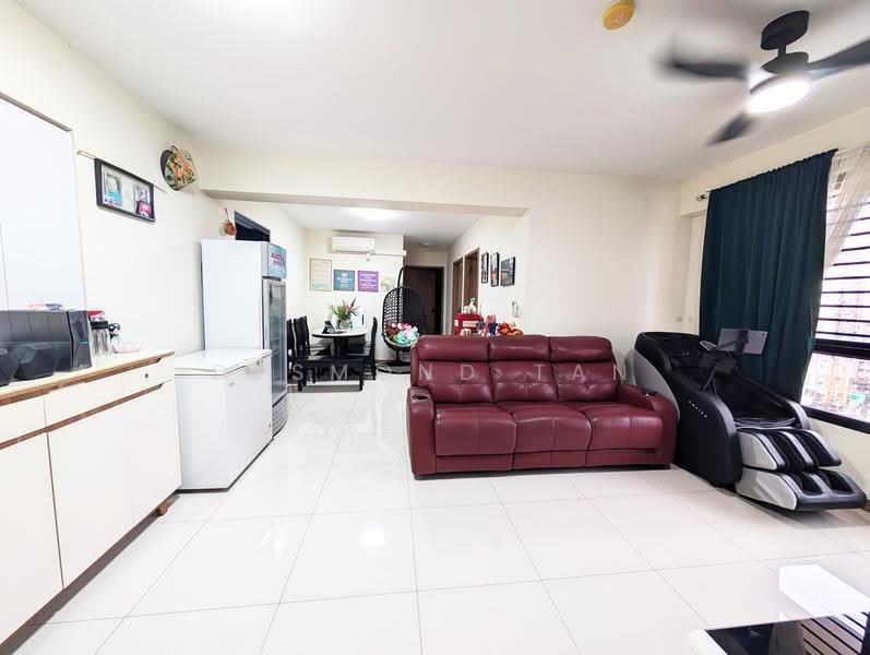 464B Bukit Batok West Avenue 8, 464B Bukit Batok West Avenue 8, Dairy Farm / Bukit Panjang / Choa Chu Kang, 3 Bedrooms, 1,001 sqft, HDB Flat For Sale, by Desmond Tan, 500274529 - Living Room - PropertyGuru.com.sg