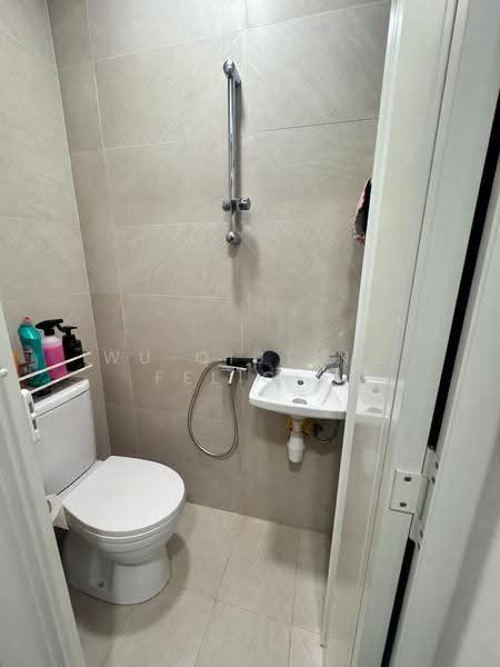 Twin VEW, 91 West Coast Vale, Buona Vista / West Coast / Clementi New Town, 3 Bedrooms, 1,141 sqft, Condominium For Sale, by Wu QiuTing Felicia, 500274560 - Bathroom - PropertyGuru.com.sg