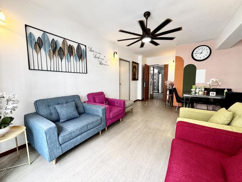 513B Yishun Street 51, 513B Yishun Street 51, Sembawang / Yishun, 4 Bedrooms, 1,292 sqft, HDB Flat For Sale, by Lim Hui Jun, 500274566 - Living Room - PropertyGuru.com.sg