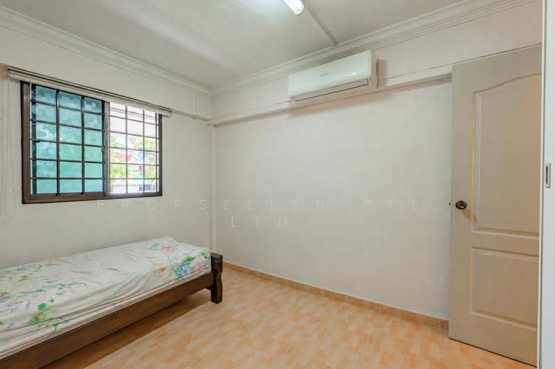 742 Yishun Avenue 5, 742 Yishun Avenue 5, Sembawang / Yishun, 2 Bedrooms, 721 sqft, HDB Flat For Sale, by ADNIX LIU, 500274568 - Bedroom - PropertyGuru.com.sg