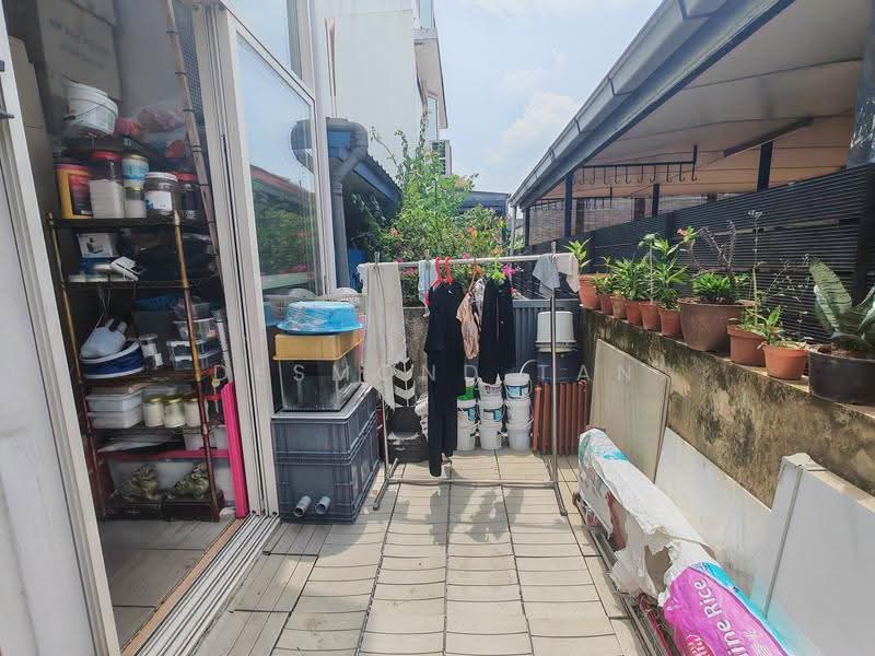 NEX/ Serangoon Mrt/Kovan, Hougang / Punggol / Sengkang, 4 Bedrooms, 2,500 sqft, Terraced House For Sale, by Desmond Tan, 500274597 - Balcony - PropertyGuru.com.sg