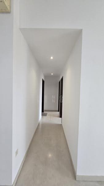 Coastal View Residences, 177 Jalan Loyang Besar, Changi Airport / Changi Village, 2 Bedrooms, 840 sqft, Apartment For Sale, by Heng Heng, 500274604 - Corridor - PropertyGuru.com.sg
