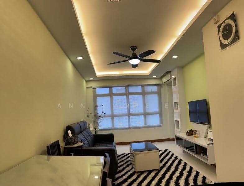 450A Sengkang West Way, 450A Sengkang West Way, Seletar / Yio Chu Kang, 2 Bedrooms, 721 sqft, HDB Flat For Rent, by Ann Marie Ee, 500274607 - Living Room (view fm entrance) - PropertyGuru.com.sg