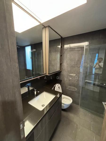 The M, 30 Middle Road, Beach Road / Bugis / Rochor, 2 Bedrooms, 721 sqft, Condominium For Sale, by Gerald Ng, 500274618 - Bathroom - PropertyGuru.com.sg