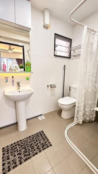 573A Woodlands Glen, 573A Woodlands Drive 16, Admiralty / Woodlands, 2 Bedrooms, 731 sqft, HDB Flat For Sale, by Jose Loh Zhenhao, 500274636 - Bathroom - PropertyGuru.com.sg