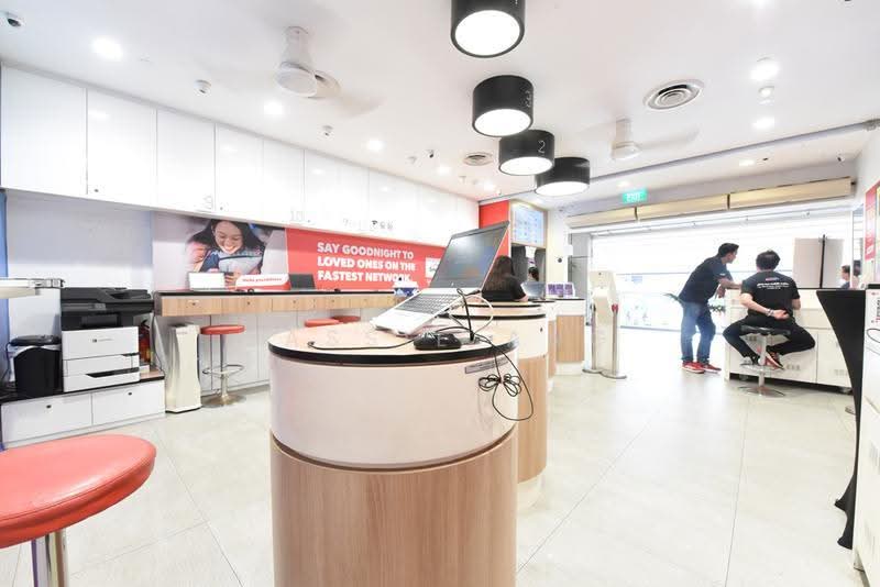 Lucky Plaza, 304 Orchard Road, Orchard / River Valley, 841 sqft, Mall Shop For Rent, by Cassie Ang, 500274639 - Interior - CommercialGuru.com.sg
