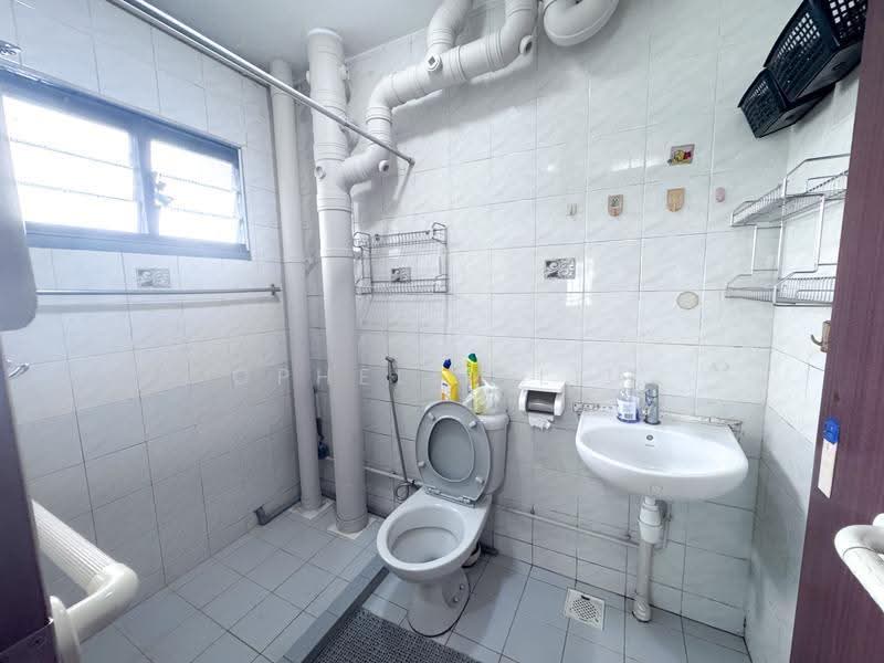 454 Choa Chu Kang Avenue 4, 454 Choa Chu Kang Avenue 4, Dairy Farm / Bukit Panjang / Choa Chu Kang, 4 Bedrooms, 1,528 sqft, HDB Flat For Sale, by Ophelia Liu, 500274653 - Bathroom - PropertyGuru.com.sg