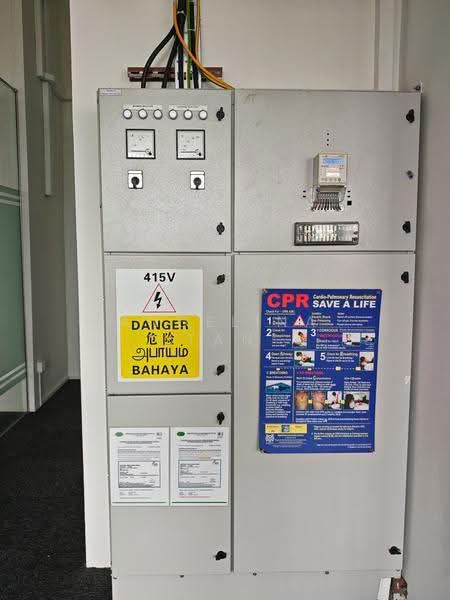 Interlocal Centre, 100G Pasir Panjang Road, Buona Vista / West Coast / Clementi New Town, 1,690 sqft, Light Industrial (B1) For Rent, by Angelina Tan, 500274655 - CommercialGuru.com.sg