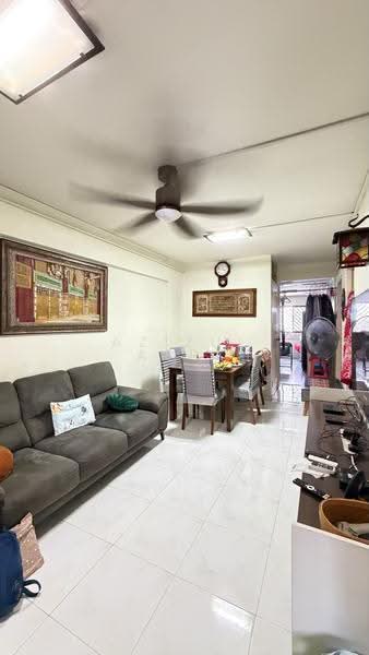 536 Jurong West Street 52, 536 Jurong West Street 52, Boon Lay / Jurong / Tuas, 2 Bedrooms, 721 sqft, HDB Flat For Sale, by Azizul Asri, 500274669 - Living Room - PropertyGuru.com.sg