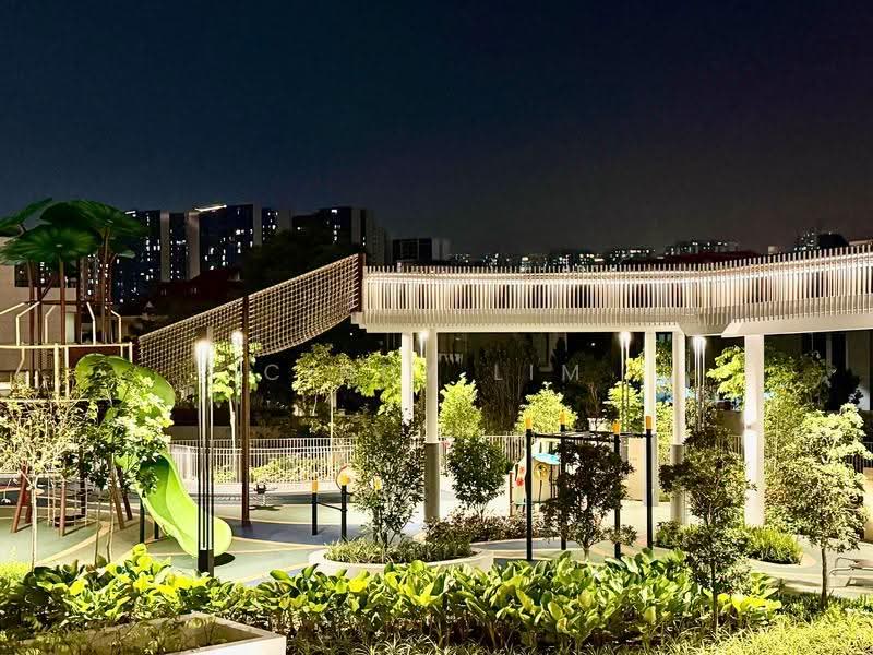 large playground (nigh view)