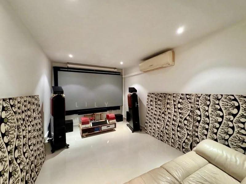 Hillview Estate, Elizabeth Drive, Jln Zamrud, Jln Intan, Jln Dermawan, Jln Gumilang, Dairy Farm / Bukit Panjang / Choa Chu Kang, 4 Bedrooms, 2,280 sqft, Terraced House For Sale, by Lily Shen, 500274678 - Living Room - PropertyGuru.com.sg