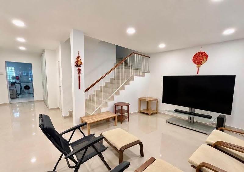 Hillview Estate, Elizabeth Drive, Jln Zamrud, Jln Intan, Jln Dermawan, Jln Gumilang, Dairy Farm / Bukit Panjang / Choa Chu Kang, 4 Bedrooms, 2,280 sqft, Terraced House For Sale, by Lily Shen, 500274678 - Living Room - PropertyGuru.com.sg