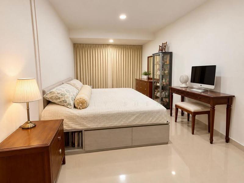 Hillview Estate, Elizabeth Drive, Jln Zamrud, Jln Intan, Jln Dermawan, Jln Gumilang, Dairy Farm / Bukit Panjang / Choa Chu Kang, 4 Bedrooms, 2,280 sqft, Terraced House For Sale, by Lily Shen, 500274678 - Bedroom - PropertyGuru.com.sg