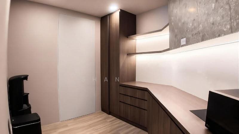 Gateway East, 152 152, Beach Road / Bugis / Rochor, 1,816 sqft, Office For Rent, by Shan Lu, 500274681 - CommercialGuru.com.sg