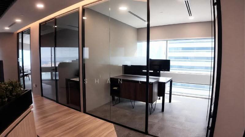 Gateway East, 152 152, Beach Road / Bugis / Rochor, 1,816 sqft, Office For Rent, by Shan Lu, 500274681 - CommercialGuru.com.sg