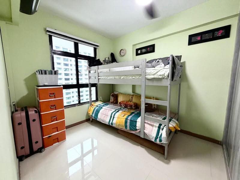 413A Northshore Drive, , 2 Bedrooms, 721 sqft, HDB Flat For Sale, by Sharifah Kamariah, 500274690 - Bedroom - PropertyGuru.com.sg