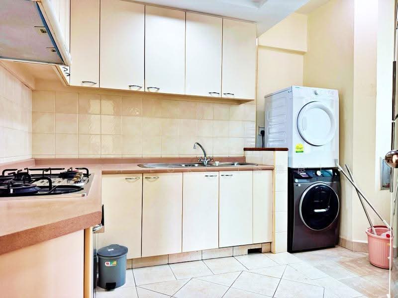 Burlington Square, 175B Bencoolen Street, Beach Road / Bugis / Rochor, 2 Bedrooms, 872 sqft, Apartment For Rent, by Leon Loke (骆德良), 500274698 - Kitchen - PropertyGuru.com.sg