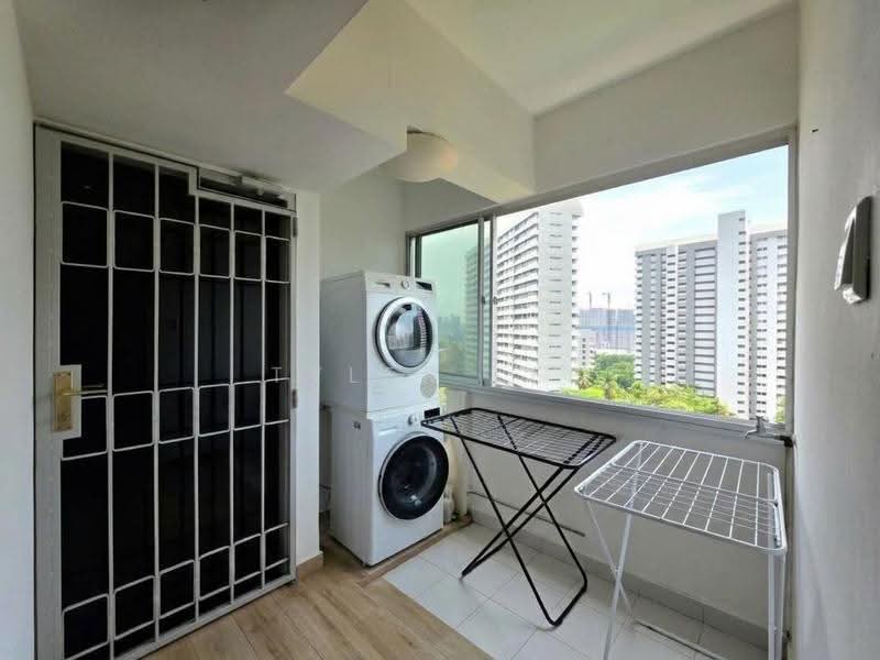 Pandan Valley, 4 Pandan Valley, Clementi Park / Upper Bukit Timah, 3 Bedrooms, 1,335 sqft, Condominium For Rent, by Tyler Lee, 500274710 - Balcony - PropertyGuru.com.sg