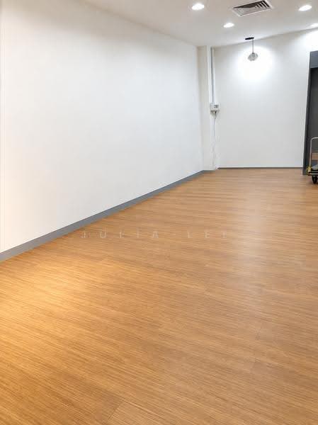 Sim Lim Square, 1 Rochor Canal Road, Beach Road / Bugis / Rochor, 360 sqft, Other Retail For Rent, by Julia Lee, 500274737 - Interior - CommercialGuru.com.sg