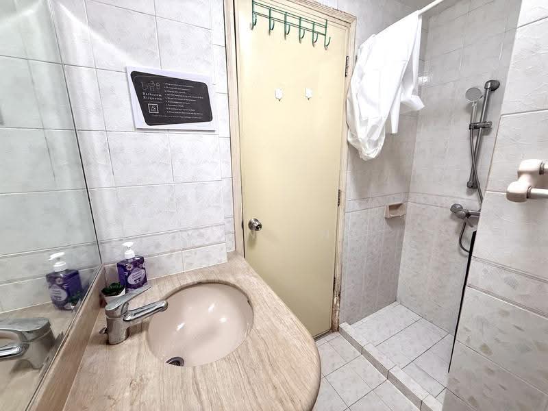 Emerald Park, 2 Indus Road, Alexandra / Commonwealth, Room Rental, 120 sqft, Condominium For Rent, by Sean Ong, 500274765 - Bathroom - PropertyGuru.com.sg
