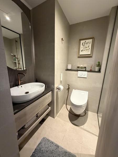 Tanglin View, 156 Prince Charles Crescent, Alexandra / Commonwealth, 3 Bedrooms, 1,152 sqft, Condominium For Sale, by Robin Chan, 500274790 - Bathroom - PropertyGuru.com.sg