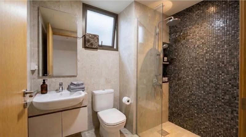La Fiesta, 64 Sengkang Square, Hougang / Punggol / Sengkang, 2 Bedrooms, 732 sqft, Condominium For Sale, by Eric Yip, 500274798 - Bathroom - PropertyGuru.com.sg
