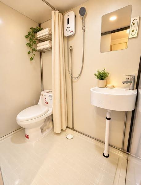 The Angin Haven Studio, Jalan Angin Laut, Bedok / Upper East Coast, Studio, 257 sqft, Terraced House For Rent, by Stephen Koh, 500274804 - Bathroom - PropertyGuru.com.sg