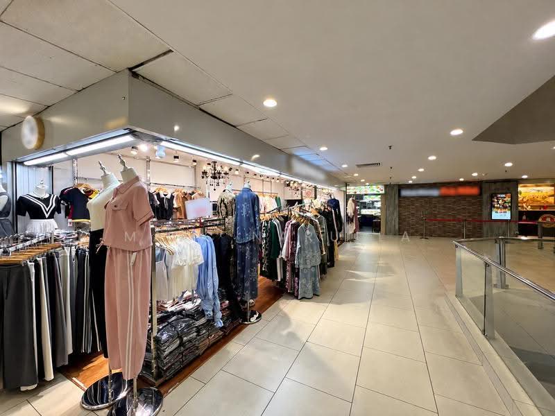 Lucky Plaza, 304 Orchard Road, Orchard / River Valley, 280 sqft, Mall Shop For Sale, by Marc Narulla, 500274813 - Interior - CommercialGuru.com.sg