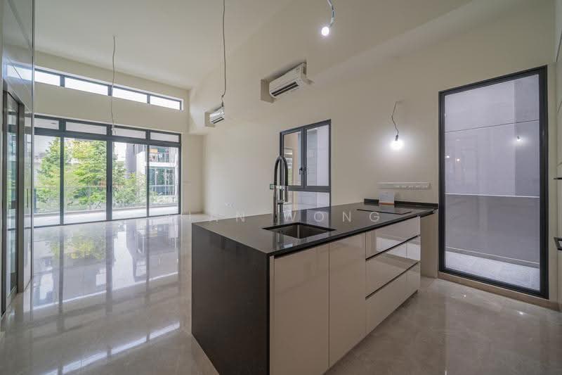SUPER CHEAP BRAND NEW SEMI D IN D28, Seletar / Yio Chu Kang, 5 Bedrooms, 3,929 sqft, Cluster House For Sale, by Yian Wong, 500274814 - Kitchen - PropertyGuru.com.sg