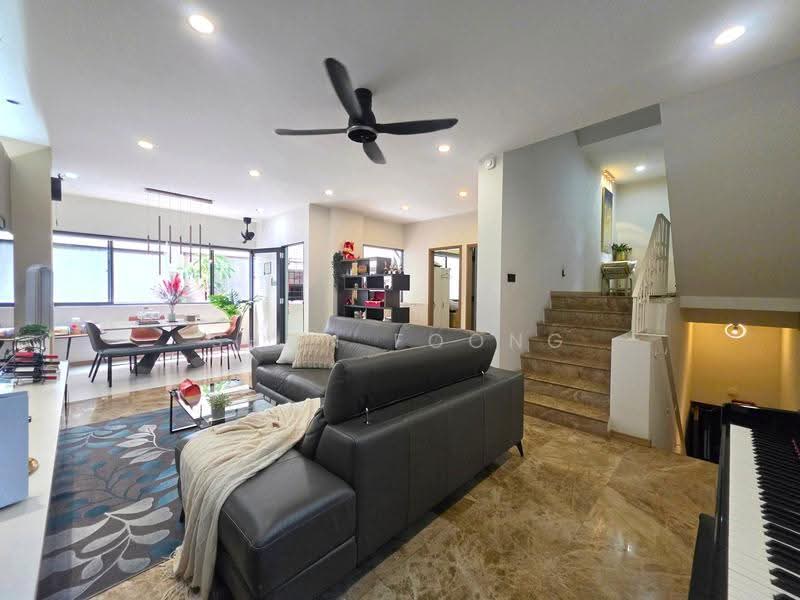 Kew Gate, Limau Garden, Bedok / Upper East Coast, 5 Bedrooms, 2,454 sqft, Cluster House For Sale, by Shon Foong, 500274830 - Living Room - PropertyGuru.com.sg