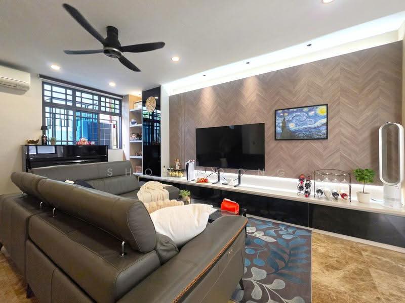 Kew Gate, Limau Garden, Bedok / Upper East Coast, 5 Bedrooms, 2,454 sqft, Cluster House For Sale, by Shon Foong, 500274830 - Living Room - PropertyGuru.com.sg