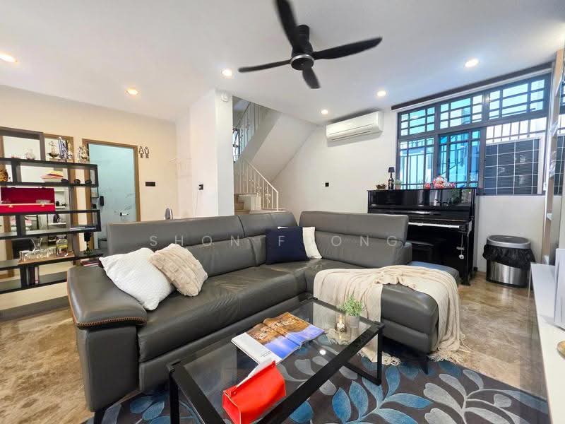 Kew Gate, Limau Garden, Bedok / Upper East Coast, 5 Bedrooms, 2,454 sqft, Cluster House For Sale, by Shon Foong, 500274830 - Living Room - PropertyGuru.com.sg