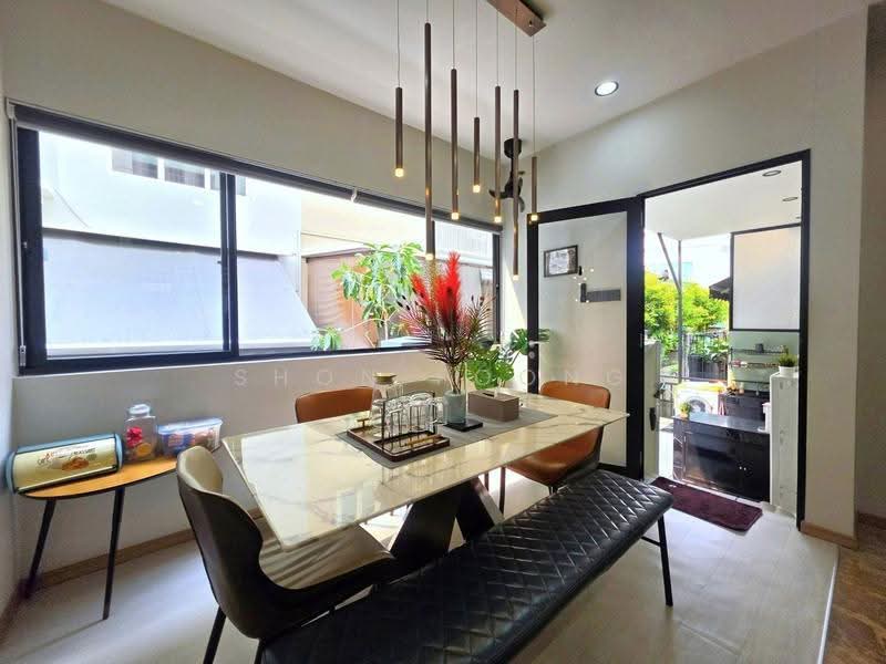 Kew Gate, Limau Garden, Bedok / Upper East Coast, 5 Bedrooms, 2,454 sqft, Cluster House For Sale, by Shon Foong, 500274830 - Dining Area - PropertyGuru.com.sg