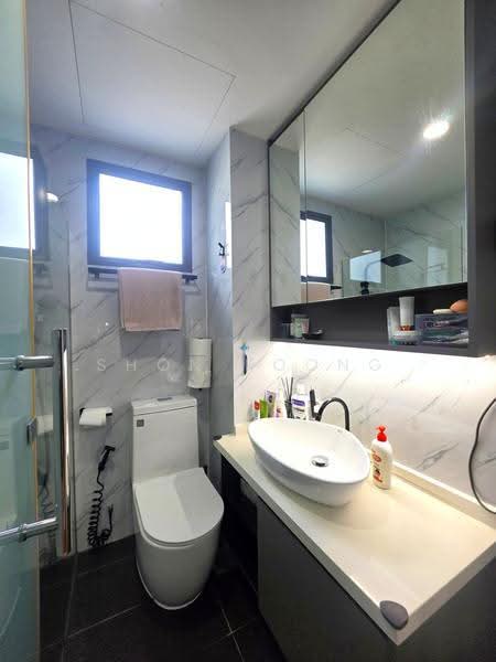 Kew Gate, Limau Garden, Bedok / Upper East Coast, 5 Bedrooms, 2,454 sqft, Cluster House For Sale, by Shon Foong, 500274830 - Bathroom - PropertyGuru.com.sg