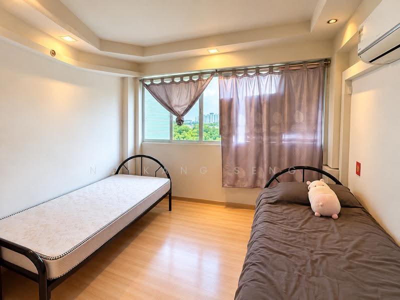 220 Lorong 8 Toa Payoh, 220 Lorong 8 Toa Payoh, Balestier / Toa Payoh, 3 Bedrooms, 882 sqft, HDB Flat For Rent, by Ng Kang Seng, 500274841 - Bedroom - PropertyGuru.com.sg