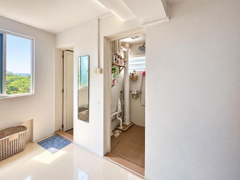 220 Lorong 8 Toa Payoh, 220 Lorong 8 Toa Payoh, Balestier / Toa Payoh, 3 Bedrooms, 882 sqft, HDB Flat For Rent, by Ng Kang Seng, 500274841 - Bathroom - PropertyGuru.com.sg