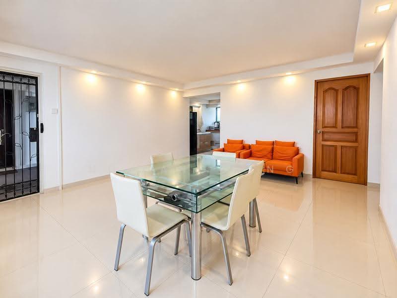 220 Lorong 8 Toa Payoh, 220 Lorong 8 Toa Payoh, Balestier / Toa Payoh, 3 Bedrooms, 882 sqft, HDB Flat For Rent, by Ng Kang Seng, 500274841 - Living Room - PropertyGuru.com.sg