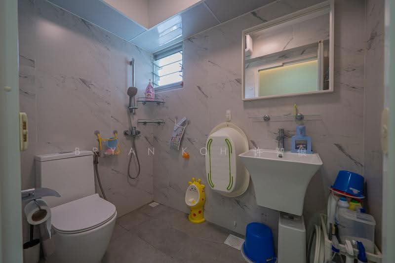 691B Woodlands Drive 73, 691B Woodlands Drive 73, Admiralty / Woodlands, 3 Bedrooms, 1,001 sqft, HDB Flat For Sale, by Bryan Koh 许智俍, 500274861 - Bathroom - PropertyGuru.com.sg