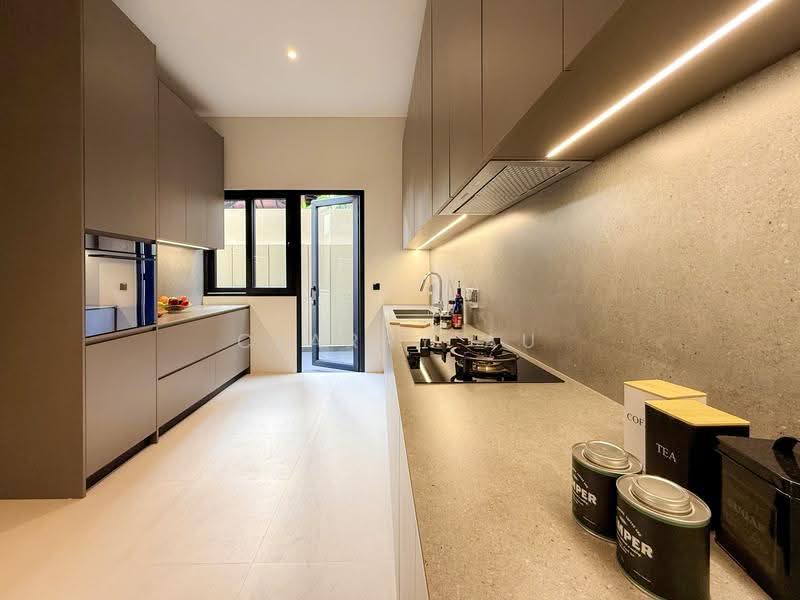 Luxurious Semi-Detached @ Hillcrest Road • RGPS • MRT ★Eminence Landed★, Hillcrest Road, Watten Estate, Greenmead Avenue, Newton / Novena, 5 Bedrooms, 6,702 sqft, Semi-Detached House For Sale, by Clarry Au, 500274867 - Kitchen - PropertyGuru.com.sg