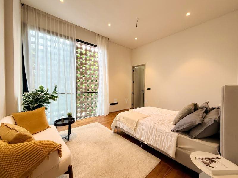 Luxurious Semi-Detached @ Hillcrest Road • RGPS • MRT ★Eminence Landed★, Hillcrest Road, Watten Estate, Greenmead Avenue, Newton / Novena, 5 Bedrooms, 6,702 sqft, Semi-Detached House For Sale, by Clarry Au, 500274867 - Bedroom - PropertyGuru.com.sg