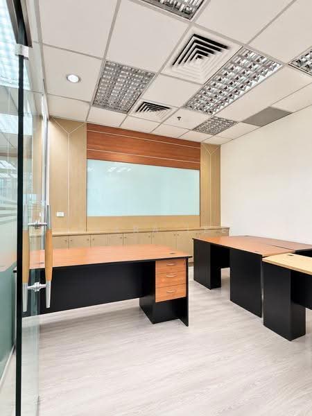 The Spire, 10 Bukit Batok Crescent, Dairy Farm / Bukit Panjang / Choa Chu Kang, 1,539 sqft, Light Industrial (B1) For Rent, by Clara Lee, 500274869 - CommercialGuru.com.sg