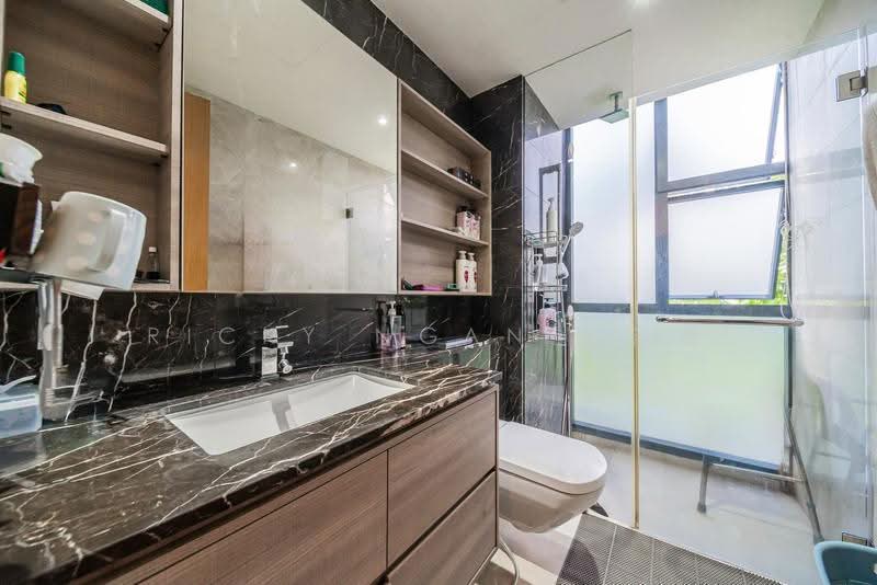 Belgravia Villas, 200 Ang Mo Kio Avenue 5, Seletar / Yio Chu Kang, 5 Bedrooms, 3,961 sqft, Cluster House For Sale, by Ricky Ngan 颜涌桦, 500274870 - Bathroom - PropertyGuru.com.sg