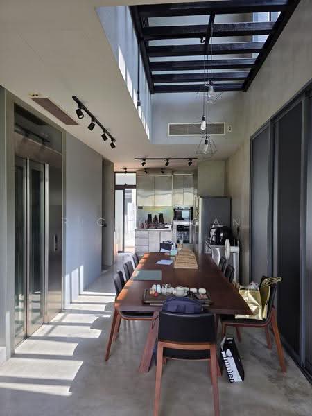 Belgravia Villas, 200 Ang Mo Kio Avenue 5, Seletar / Yio Chu Kang, 5 Bedrooms, 3,929 sqft, Cluster House For Sale, by Ricky Ngan 颜涌桦, 500274870 - Dining Room - PropertyGuru.com.sg