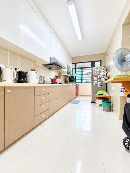 334C Yishun Riverwalk, 334C Yishun Street 31, Sembawang / Yishun, 3 Bedrooms, 1,206 sqft, HDB Flat For Sale, by Joy Lai, 500274871 - Kitchen - PropertyGuru.com.sg
