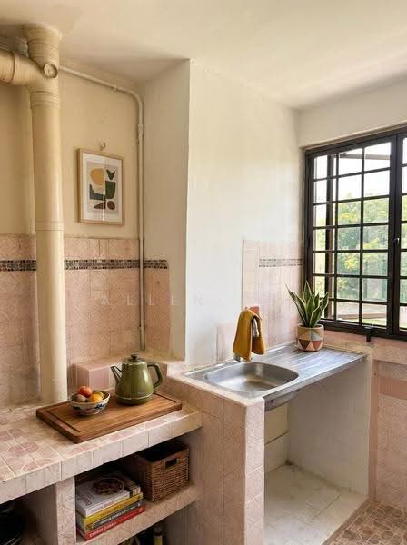 34 Upper Cross Street, 34 Upper Cross Street, Boat Quay / Raffles Place / Marina, 2 Bedrooms, 700 sqft, HDB Flat For Sale, by Allen Kee, 500274879 - Kitchen - PropertyGuru.com.sg