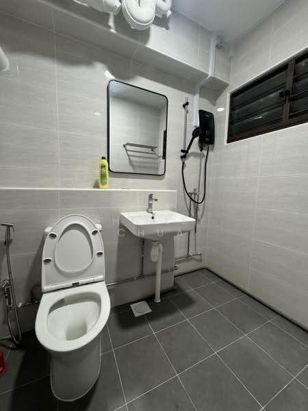 860 Woodlands Street 83, 860 Woodlands Street 83, Admiralty / Woodlands, 3 Bedrooms, 1,346 sqft, HDB Flat For Rent, by Shirley Chua, 500274887 - Bathroom - PropertyGuru.com.sg