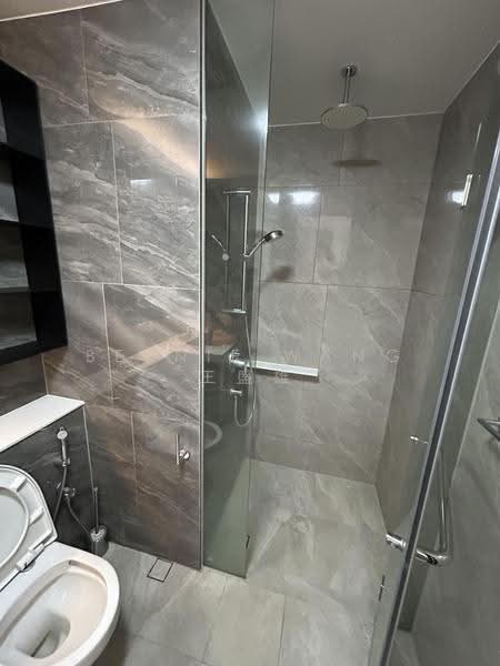 Whistler Grand, 107 West Coast Vale, Buona Vista / West Coast / Clementi New Town, 1 Bedroom, 441 sqft, Condominium For Rent, by Bernie Wang 王盛雄, 500274891 - Bathroom - PropertyGuru.com.sg