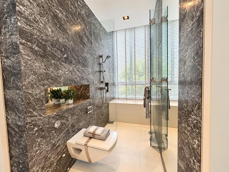 The Oliv @ Balmoral, 11C Balmoral Road, Tanglin / Holland / Bukit Timah, 4 Bedrooms, 3,337 sqft, Condominium For Sale, by Sophia Ho Xiang Ling 何相羚, 500274895 - Bathroom - PropertyGuru.com.sg